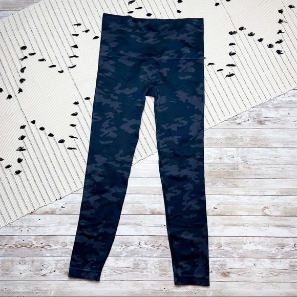 SPANX Look At Me Now Seamless Legging Shapewear Camo Size Medium NWOT - Picture 5 of 8